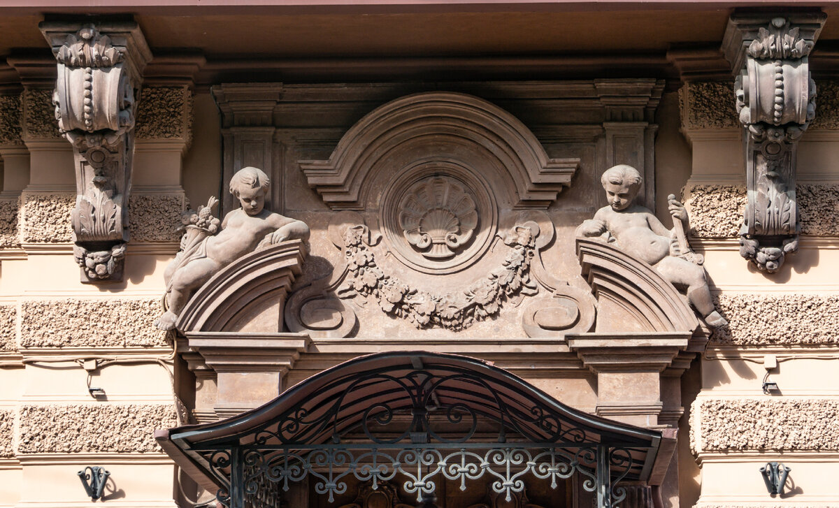 галерея листается