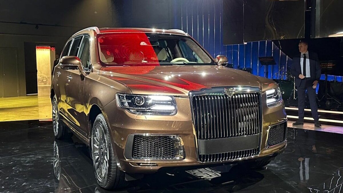     В Москве представили внедорожник Aurus Komendant, который производится на особой экономической зоне «Алабуга». Его стоимость составила 33,7 млн рублей, пишет ТАСС.