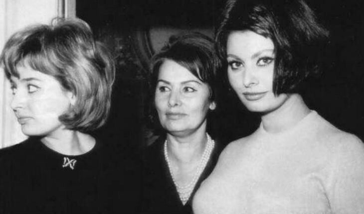 Софи Лорен с матерью и младшей сестрой