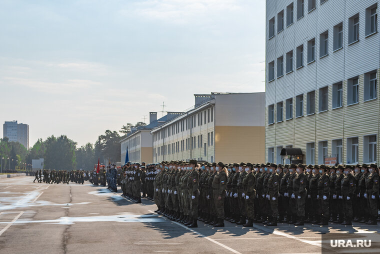    Согласно информации, содержащейся в указе, оплачивать площадь помещения, превышающую норму, военные будут за счет своих средств
