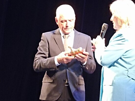     Золотой сарматский лев за вклад в киноискусство / Елена Анифатьева