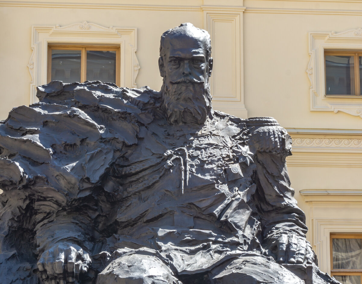 Памятник Александру Третьему в Гатчине