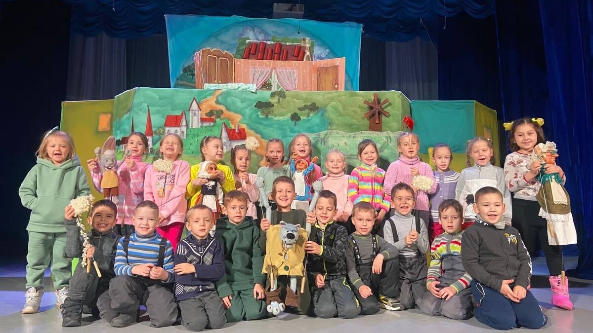     Завершились гастроли Хабаровского краевого театра кукол в рабочий поселок Охотск, Николаевск-на-Амуре и село Красное.