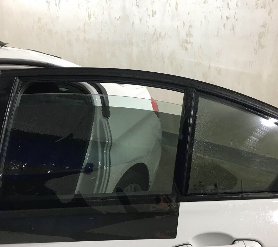 Оклейка задней части автомобиля пленкой LLumar ATR