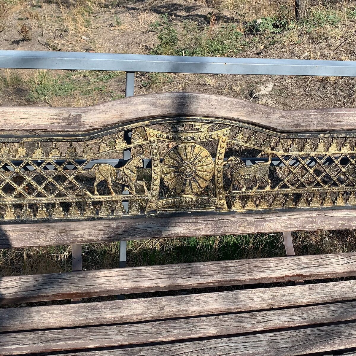 Эта стоит в Ереване рядом с музеем Эребуни 