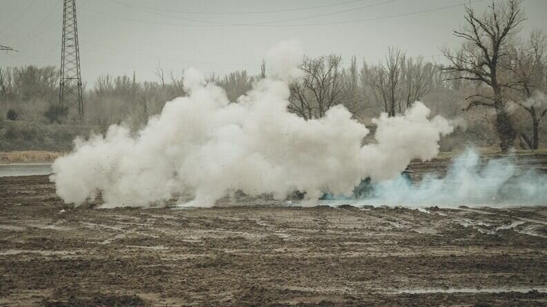     С начала проведения спецоперации на Украине и Донбассе вооружённые силы РФ, по данным Минобороны РФ, уничтожили 7563 танка, 8101 единицу спецтехники, 3855 орудий полевой артиллерии, 2898 беспилотников, 373 самолёта, 200 вертолётов.