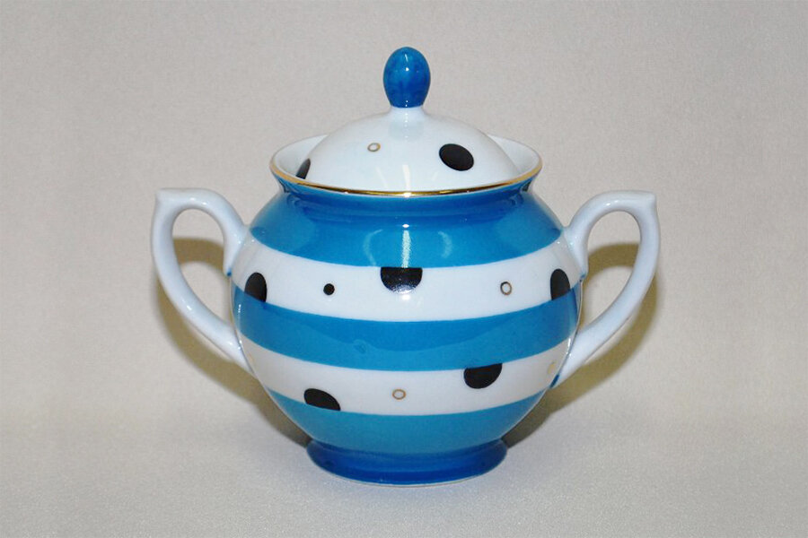 Сахарница из кофейного сервиза «Прибой», 1961 год. Фарфоровый завод «Пролетарий». Автор В.М. Овсянников