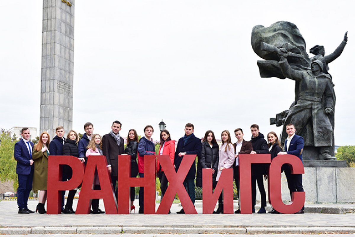    Студенты РАНХиГС подготовили праздничную программу для военных Петербурга