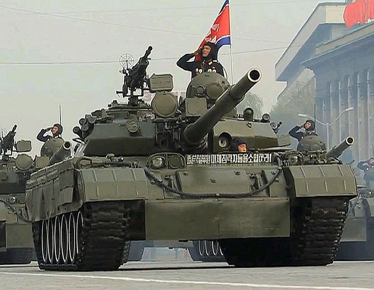 Новый танк северной кореи. Танк Сонгун-915. Северокорейский танк Сонгун-915. Танки КНДР Сонгун 915. Сонгун-915 основной боевой танк.