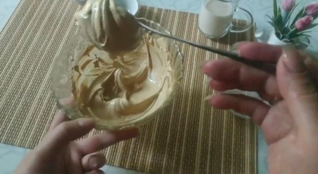 Крем не должен падать с ложки