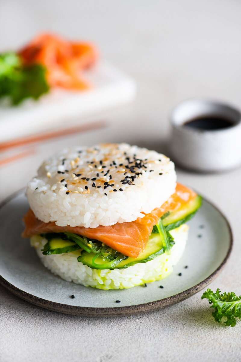 Бургер из лосося 