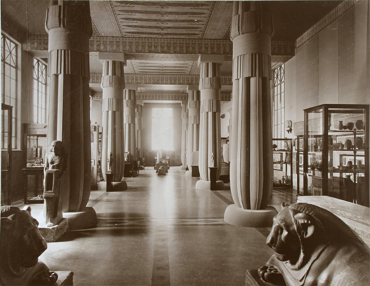 Египетский зал. Вид от входа из вестибюля. 1912. Фото К. Фишера. Сооружен на средства Комитета Музея в честь Ю.С. Нечаева-Мальцова. Ныне №1. 