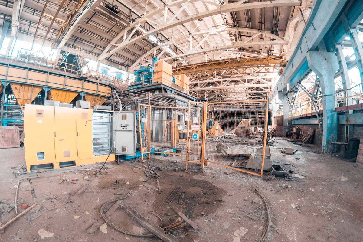 Цех завода ЖБИ
