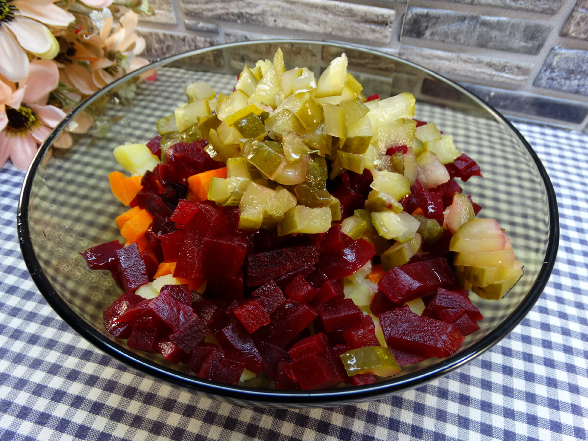 Винегрет с фасолью, с солеными огурцами и квашеной капустой | Готовим  вкусно дома/ Кулинария/ Рецепты | Дзен