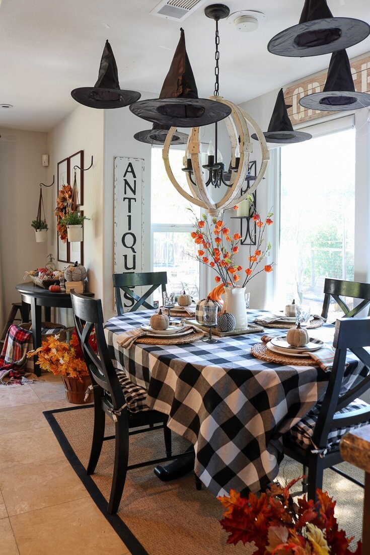 www.thedesigntwins.com/how-to-get-spooky-for-halloween-decor-on-a-budget/