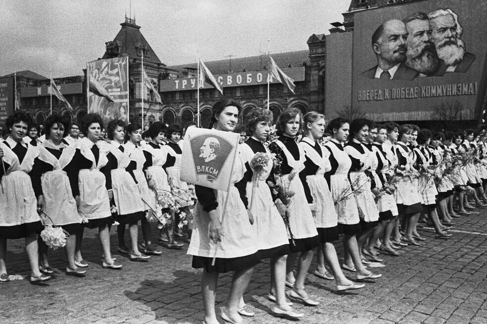     "Партия сказала: надо!" Кого принимали в ряды комсомольцев в СССР? До такого идеала далеко современной молодежи