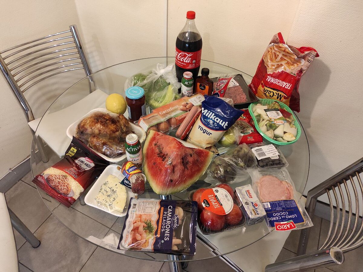 За весь этот набор продуктов мы заплатили 9700 песо или 36 долларов. 