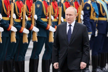 Народ и Армия едины с Президентом.Президент России Владимир Путин в Москве, июнь 2022 года