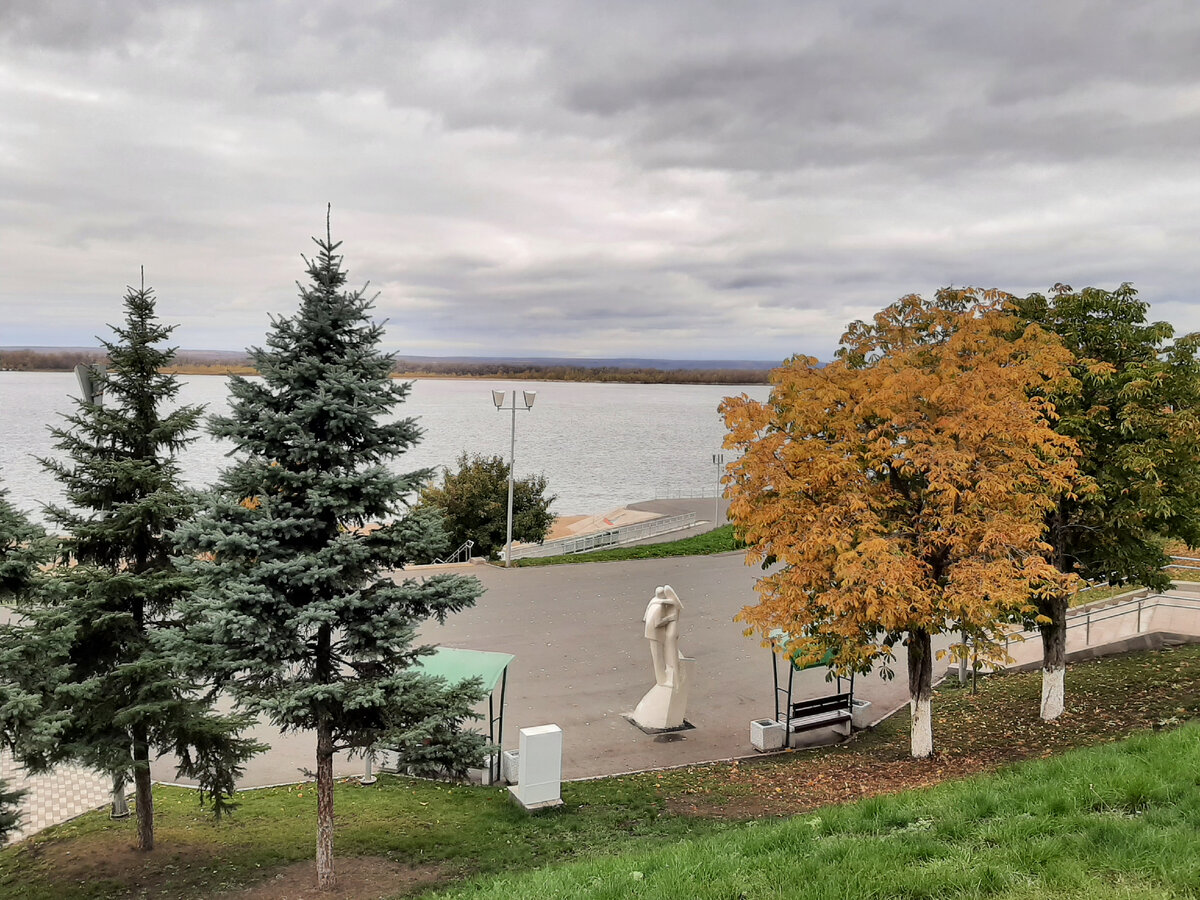 Берег Волги в Самаре, он же 5,5 километровый пляж, он же дендропарк...