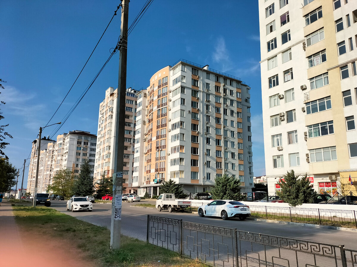 С этими домами всё в порядке, а вот какие будут сносить, даже с проданными квартирами, читайте ниже. Фото личное, просто для обложки к публикации.