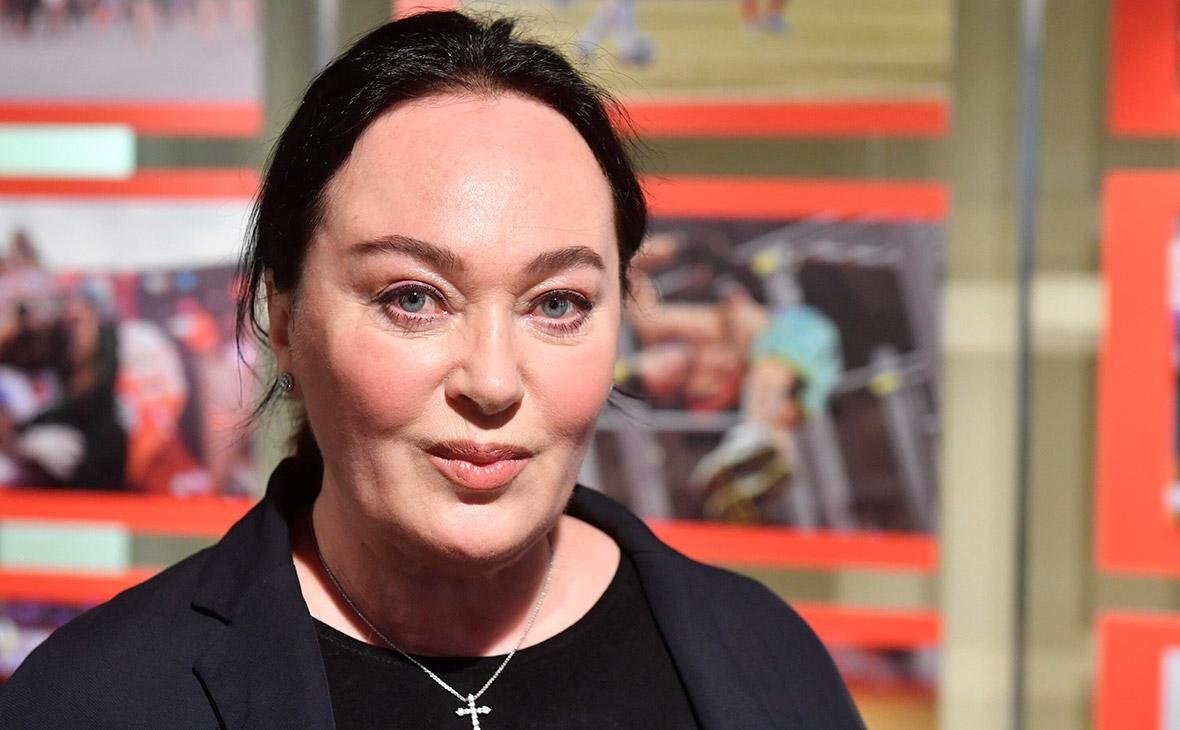 Ведущая Лариса Гузеева