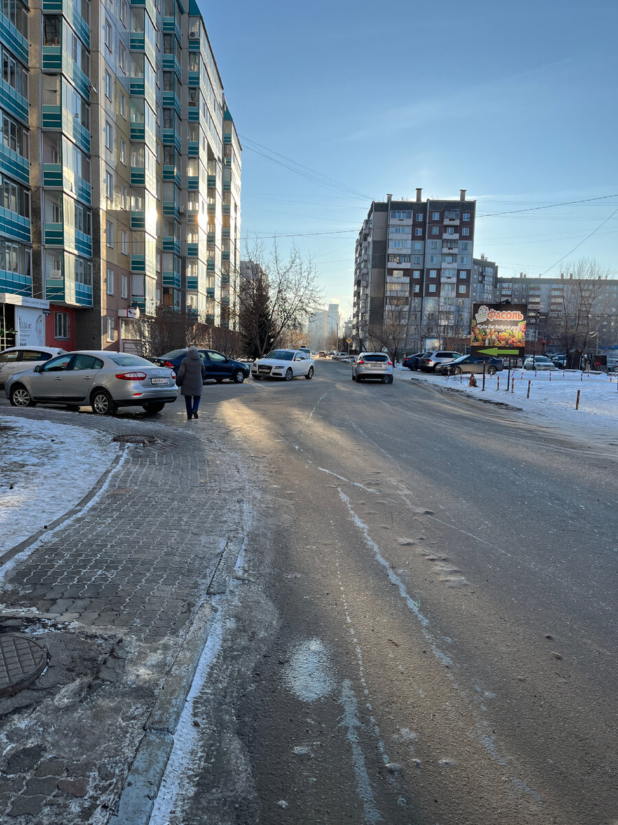 Совсем голая зима. А так красиво всё начиналось!