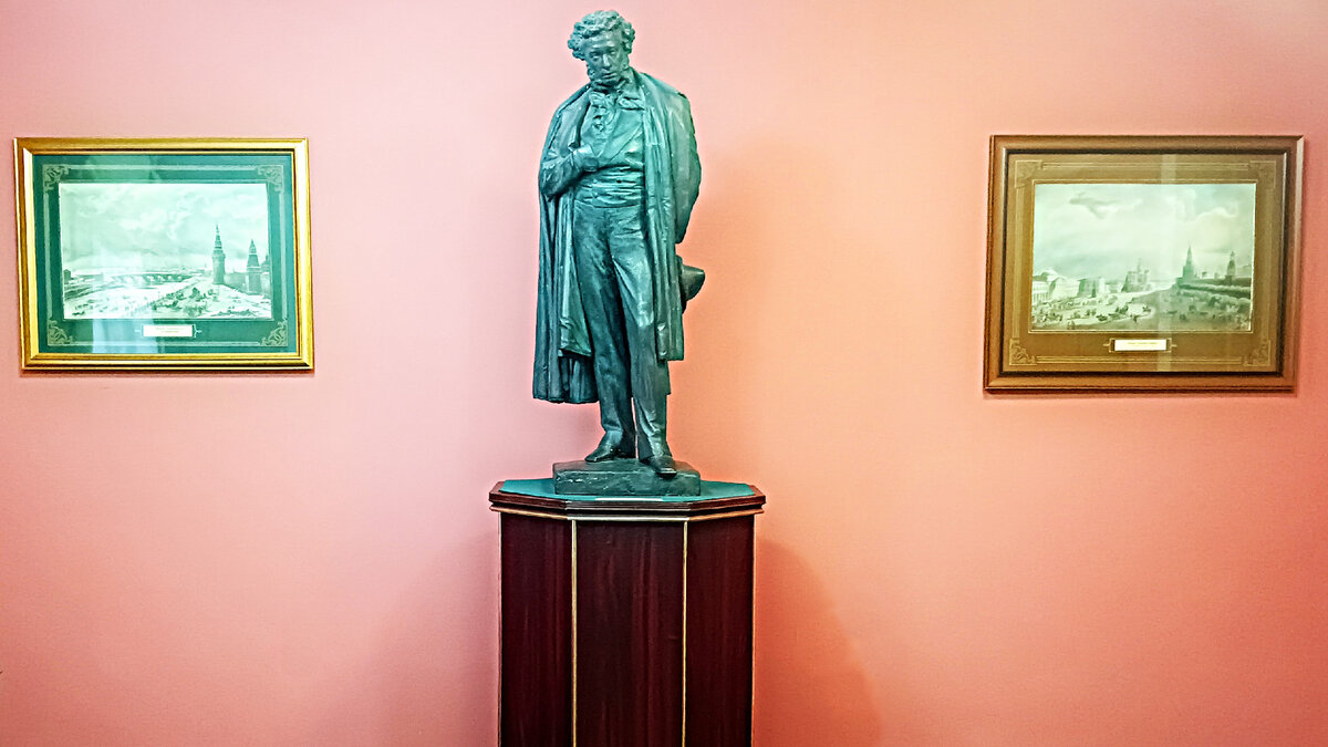 Памятник Пушкину (Музей А. С. Пушкина в Торжке)