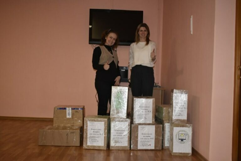    Из Оренбурга в Перевальск доставили подарки для детей Елена Шкатова