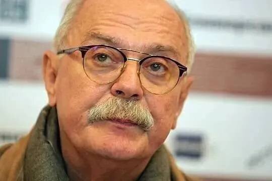    Состояние госпитализированного с пневмонией Никиты Михалкова улучшилось