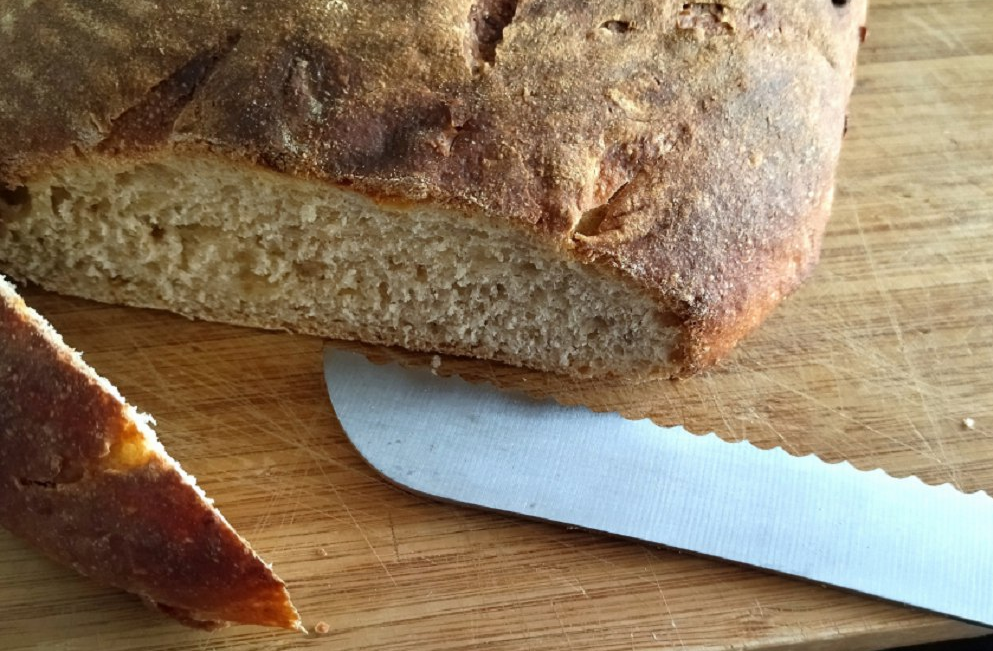 Бабушкин рецепт домашнего хлеба. Бабушкин хлеб. Домашний хлеб на закваске. Хлеб ванта домашний. Реклама домашний хлеб на закваске.