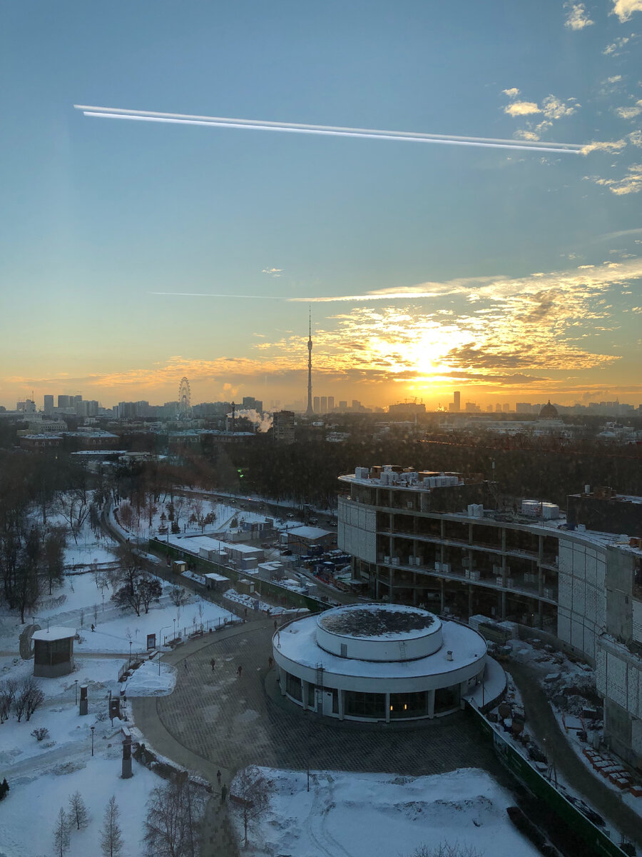 Вид из не моего окна😍🥲 Из коридорного.