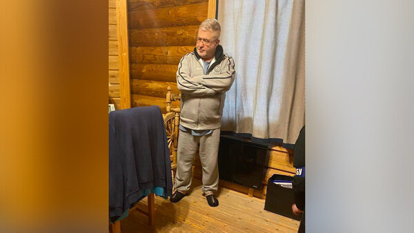 СБУ и БЭБ проводят обыски у Игоря Коломойского. Фото © T.me / SBUkr