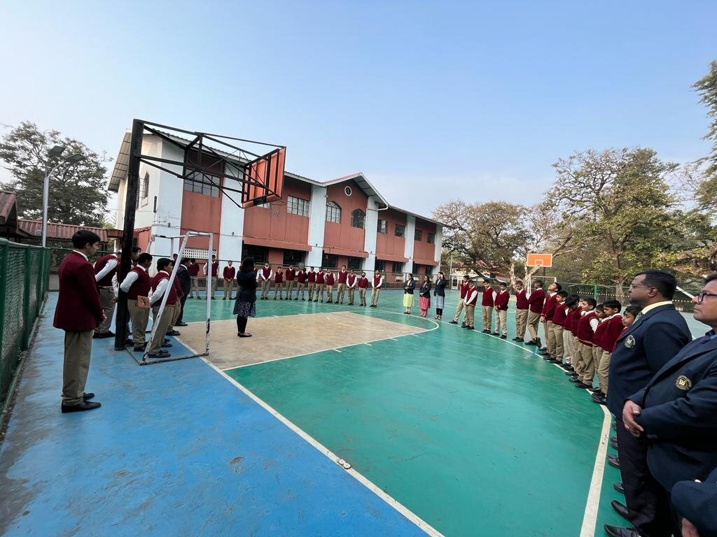 Линейка, прямо как у нас в свое время.