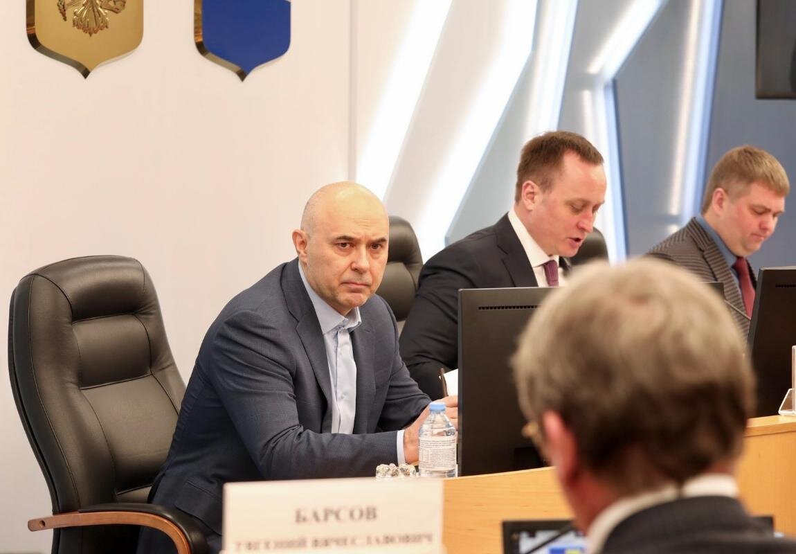    Глава Сургута Андрей Филатов порадовал депутатов отчетом