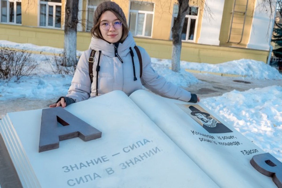    Мария Каракулева сначала увлеклась археологией, затем провела исследование свойств хлореллы, а теперь изучает психологию.