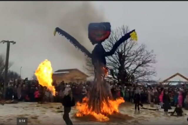    Фото:  АиФ/ В Липецкой области сожгли чучело Хагги Вагги