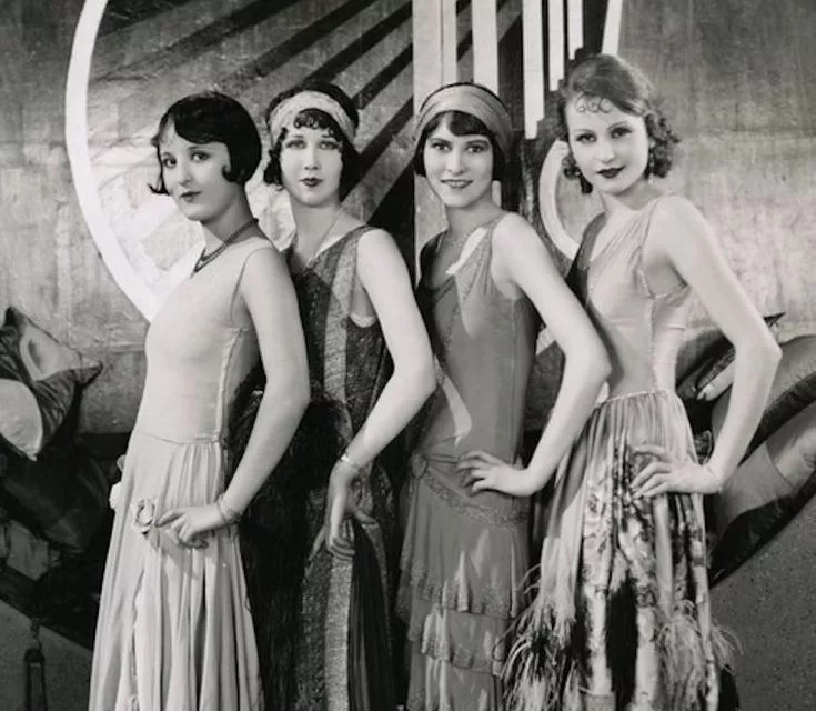 америка 30е. 20 годы начнутся через. стиль 20е чикаго. 20е годы 20 века мода мужчины. 20е годы мода.