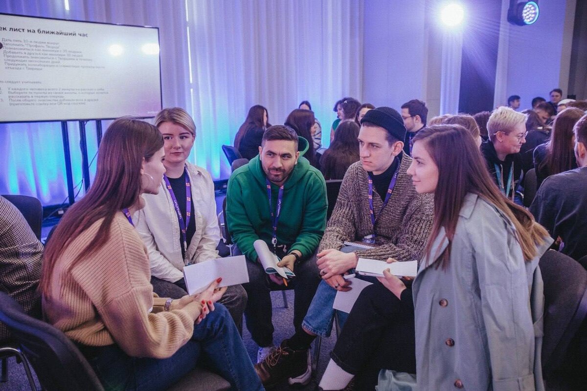 Участники стратегической сессии в Академии креативных индустрий «Меганом» // Фото: пресс-служба арт-кластера «Таврида»