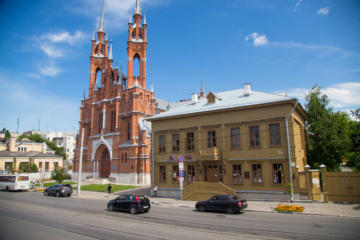 Храм Иисуса Самара ночью