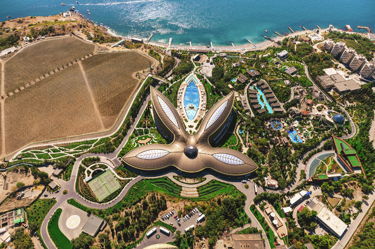 Вид на отель Mriya Resort & SPA // Фото предоставлено отелем