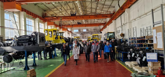    Делегация Оренбургской области посетила Петербургский тракторный завод Кристина Просвиркина