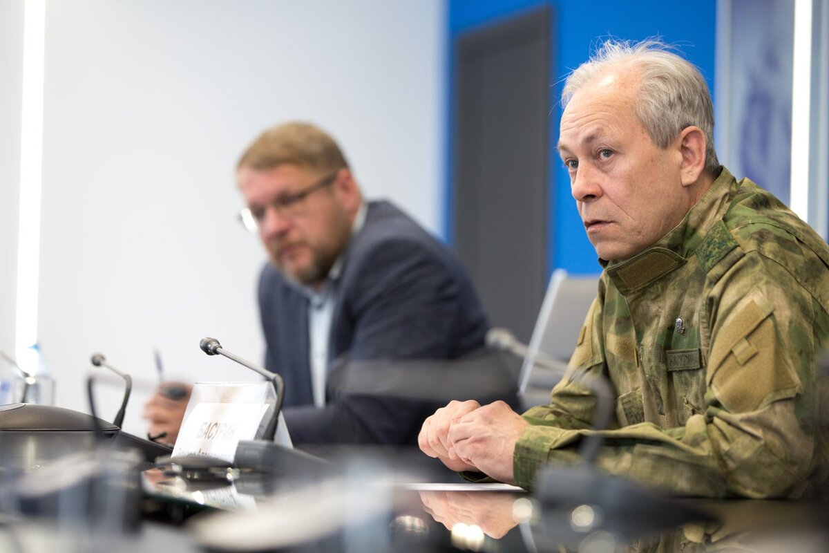    Полковник народной милиции ДНР Эдуард Басурин посетил Сургут