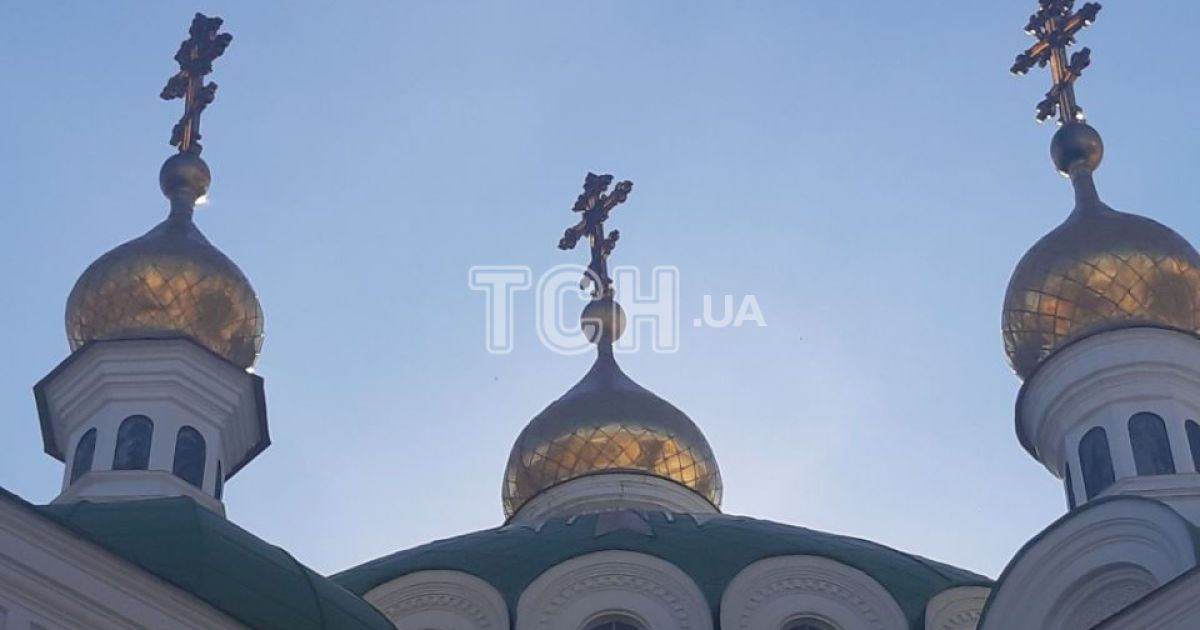 Крест на куполе в Дивеево