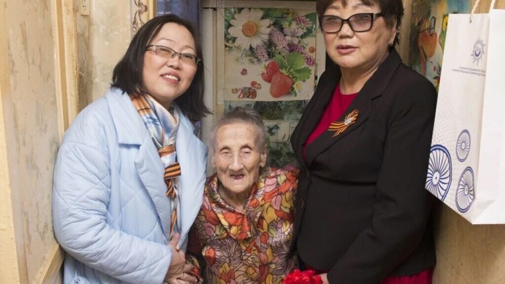     К сожалению, ветеранов Великой Отечественной войны и тружеников тыла становится все меньше. Сейчас в столице Бурятии осталось только десять теплоэнергетиков, перенесших все тяготы этого времени и послевоенного периода.