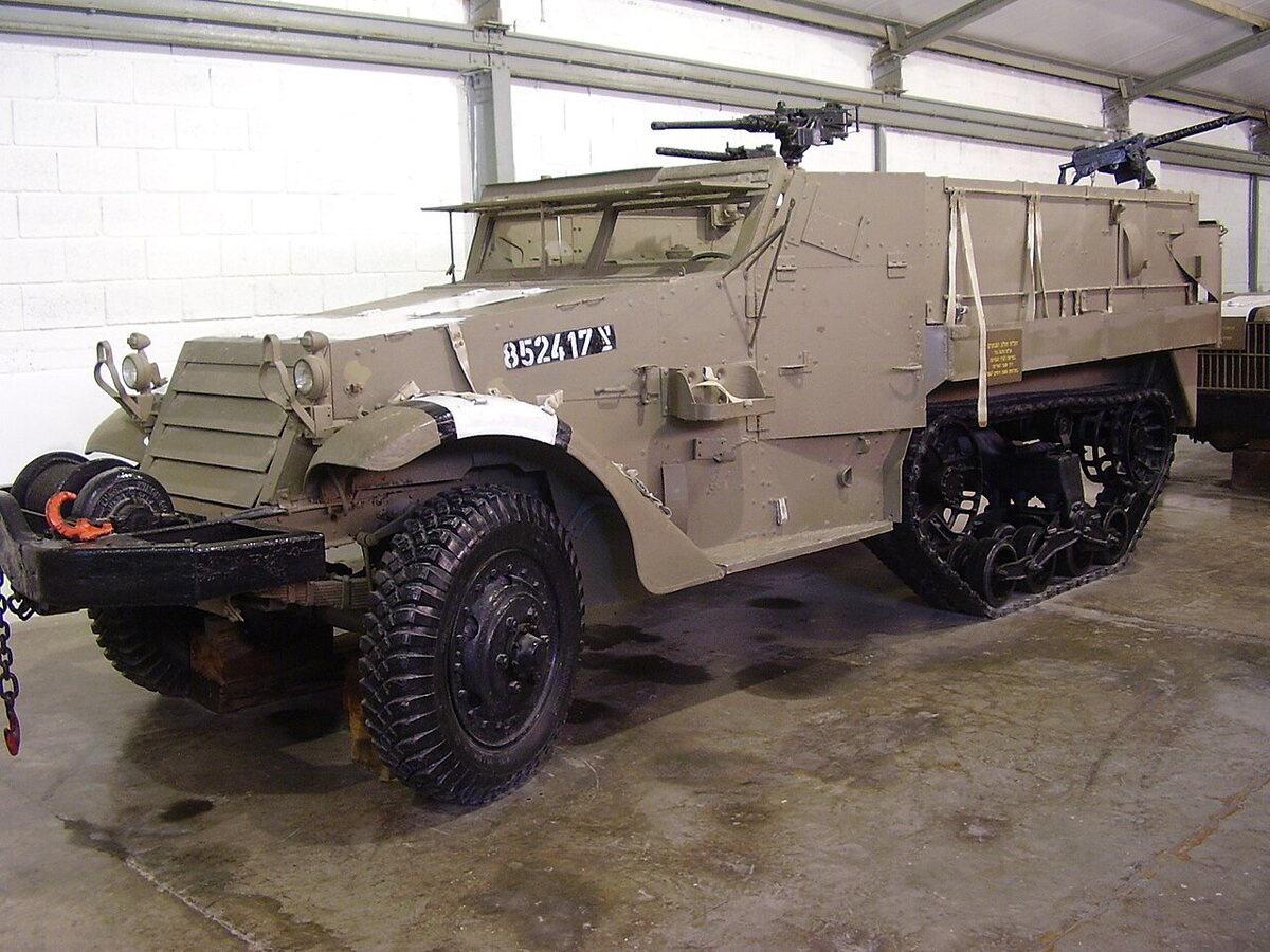 "Захлам М-3" в музее Батей а-Осеф.