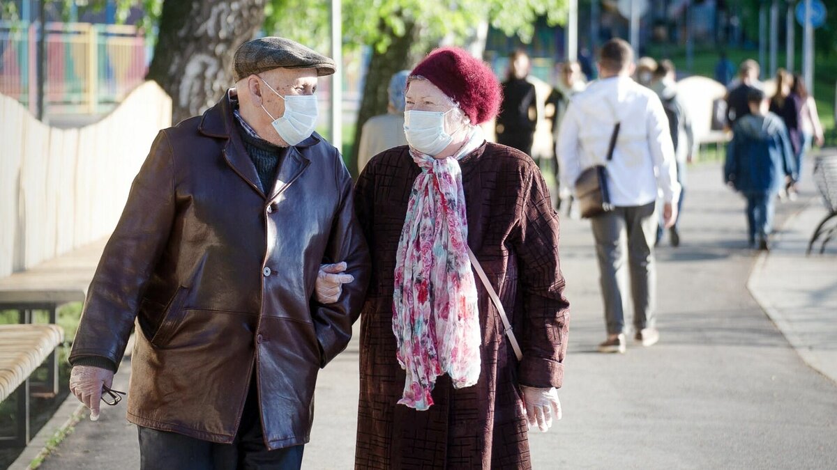     Важность правильного питания и здорового образа жизни особенно актуальна в старшем возрасте, когда здоровье становится хрупче. Существуют продукты, которые лучше не употреблять, чтобы избежать различных заболеваний.