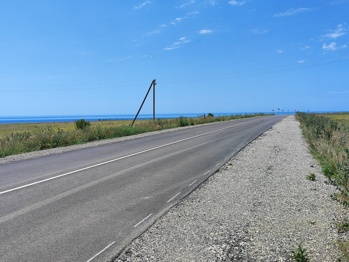 Проезжала сегодня Окуневку, там где видно было море, пляжи открыты