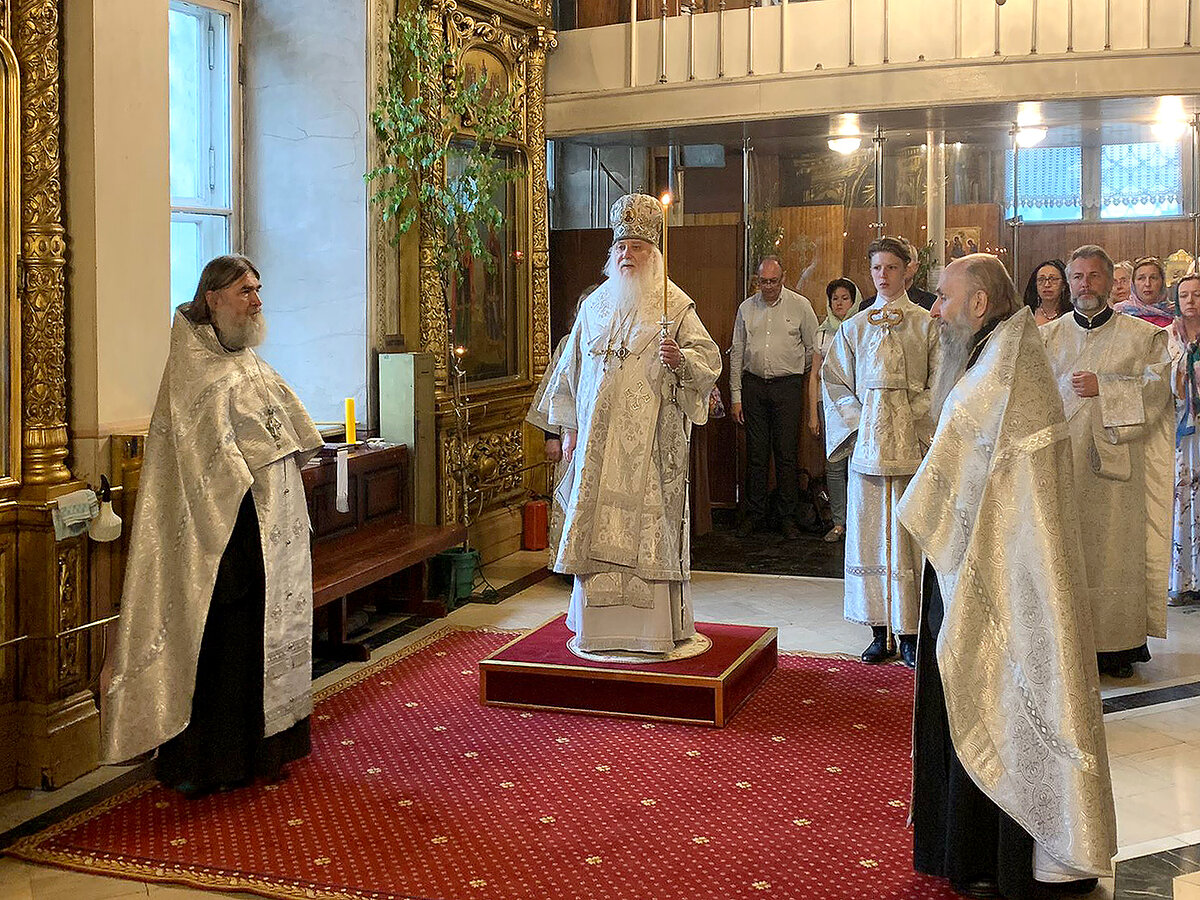 священники елоховского собора в москве