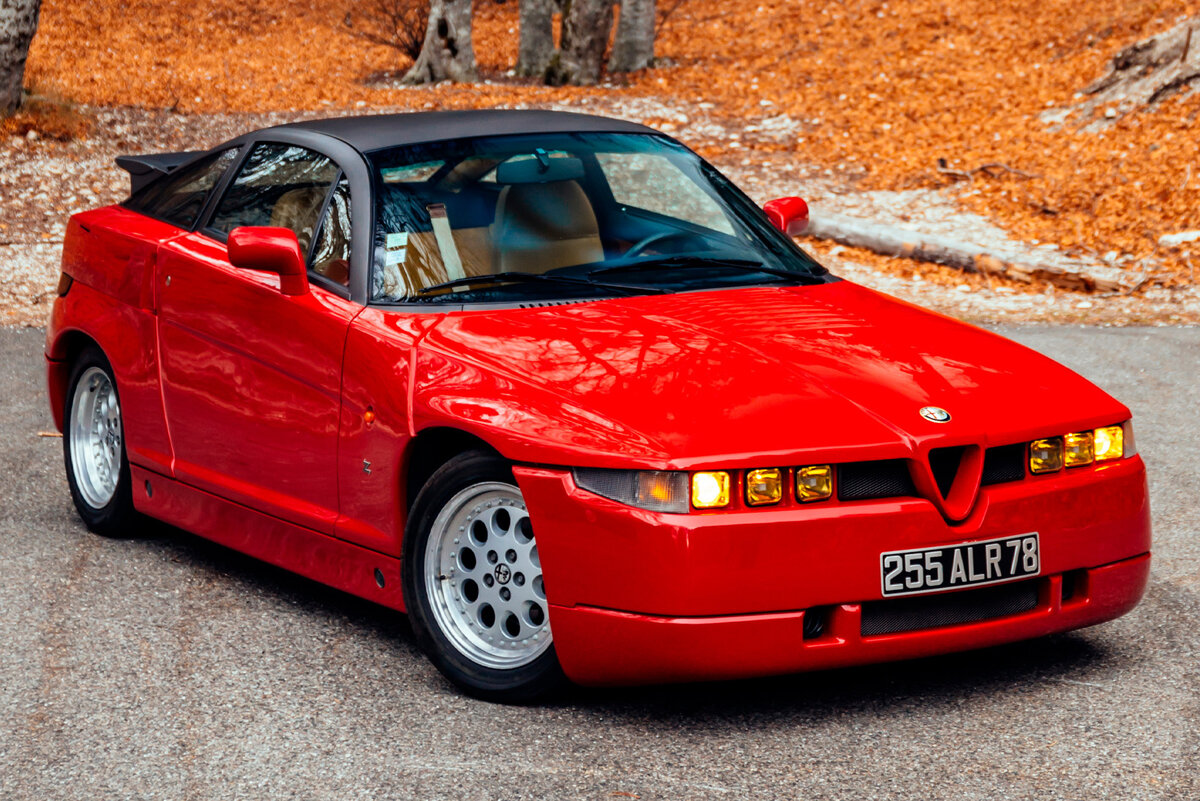    Дорожный Alfa Romeo SZ   
Фото: Alfa Romeo
