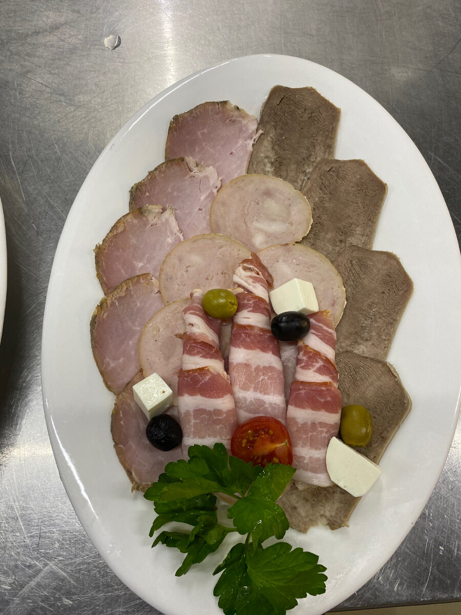 Мясная тарелка